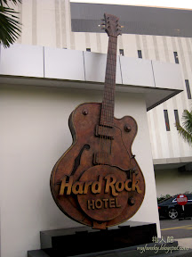 hard rock hotel 前的大吉他